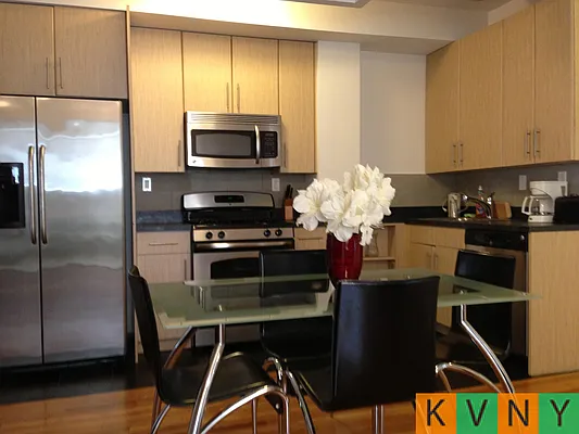 Rented by KVNY Soho | media 37