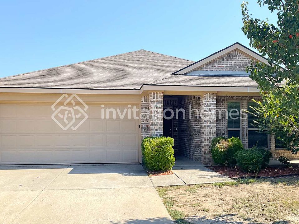 1st image of 821 Bens Dr