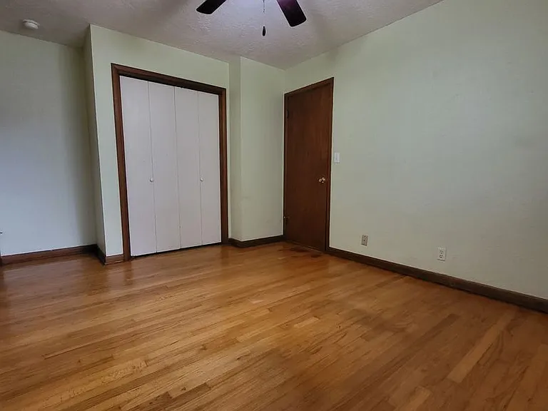 1417 Hollywood Ave — Photo 10