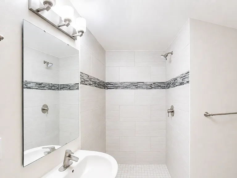 Whiterock Apartments — Photo 25