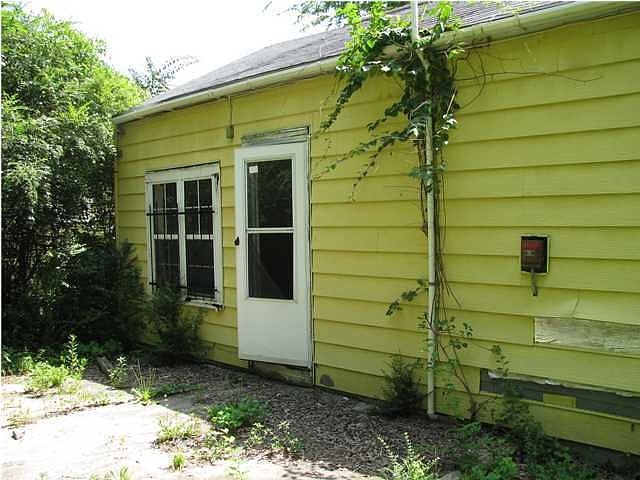 2nd image of 1107 Greenwood Rd