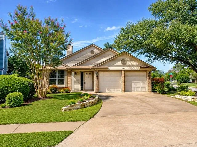 1101 Forest Oaks Path