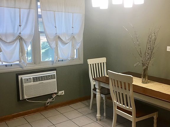 5th image of 1037 N Harlem Ave APT 2SA