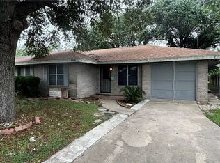 1009 E Clare St, Beeville, TX 78102
