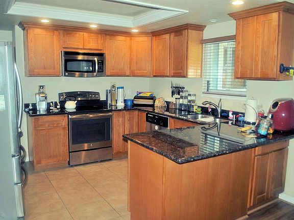 3rd image of 7871 Pilkerton Ct
