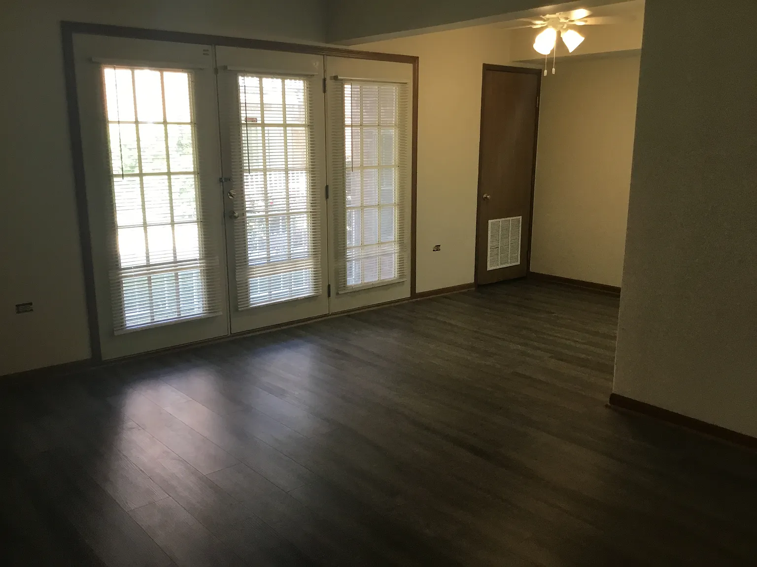 2 bed, 950 sqft, $1,650 — Photo 2