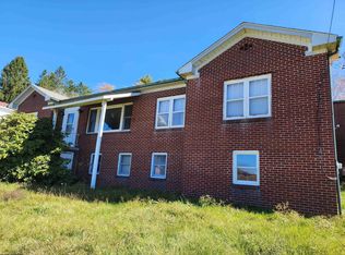 94 Brown St, Thomas, WV 26292