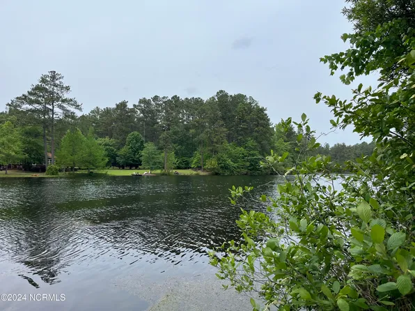 271 Lakewood Drive, Aberdeen, NC 28315