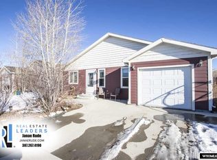 625 Bozeman Trl, Evansville, WY 82636