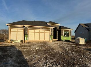 2825 SW Heartland Rd, Lees Summit, MO 64082