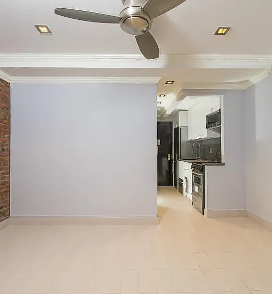 221 E 11th St #FG1 — Photo 5