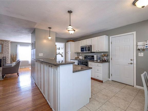 5th image of 12520 Askew Dr