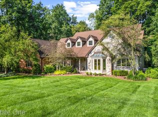 44211 Chedworth Dr, Northville, MI 48167