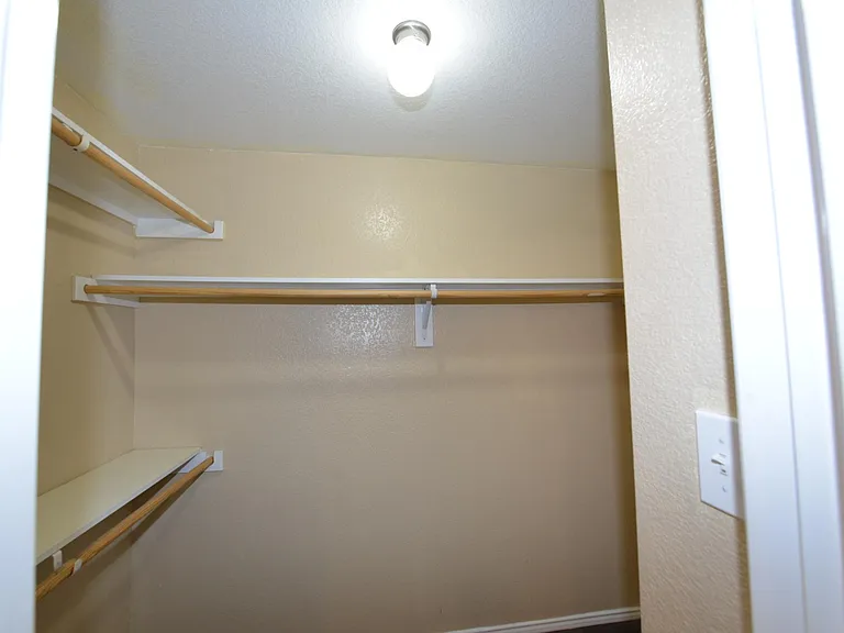 509 Cypress Ct — Photo 6