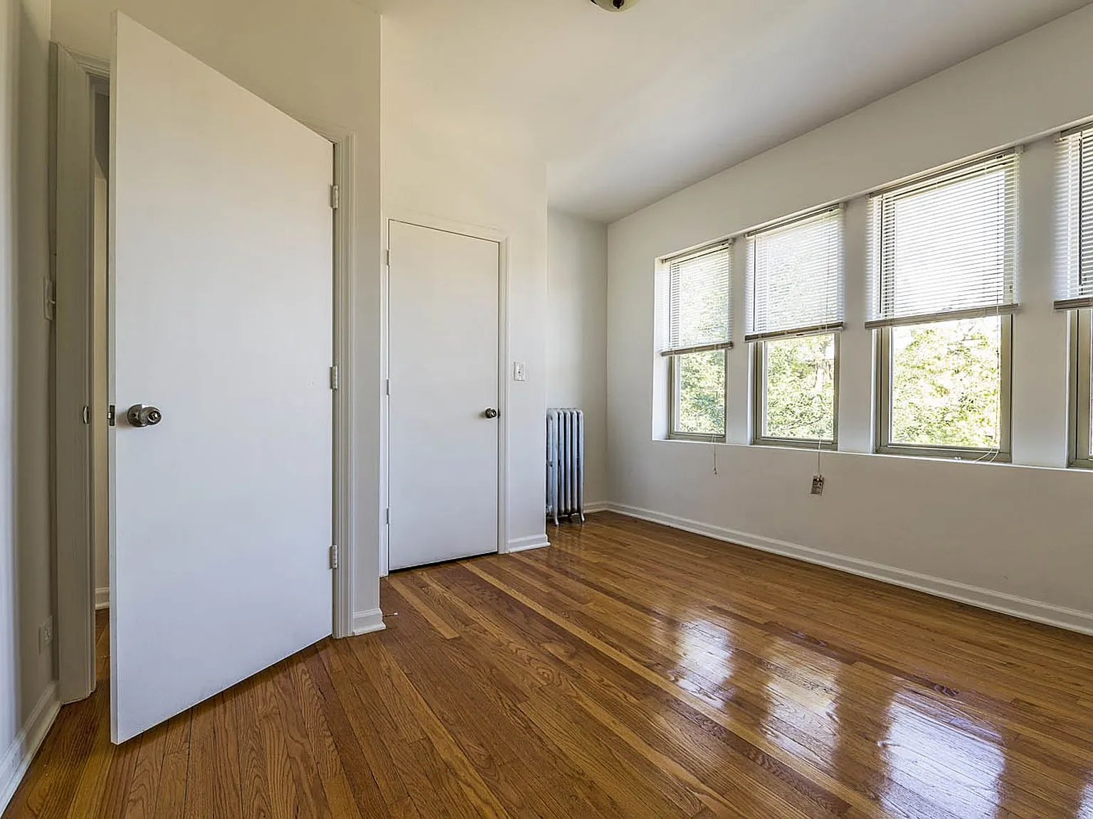 8201 S Drexel — Photo 4