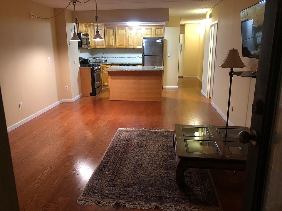 1st image of 777 N Macquesten Pkwy #3