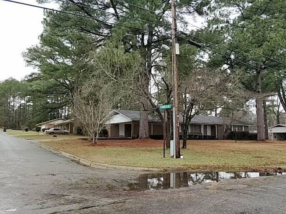 2nd image of 740 Sharp Ave