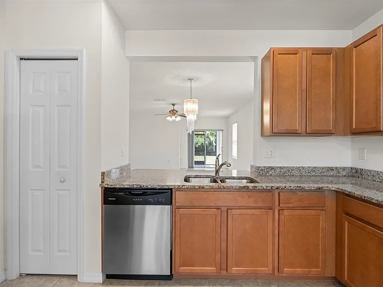 8932 Excelsior Pl — Photo 9