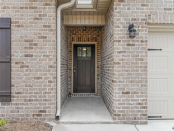 3rd image of 4109 Rockland Cir SE