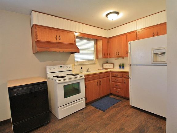 5th image of 406 Glenn Dr