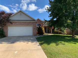 2963 Eaglecrest Cir, Springdale, AR 72762