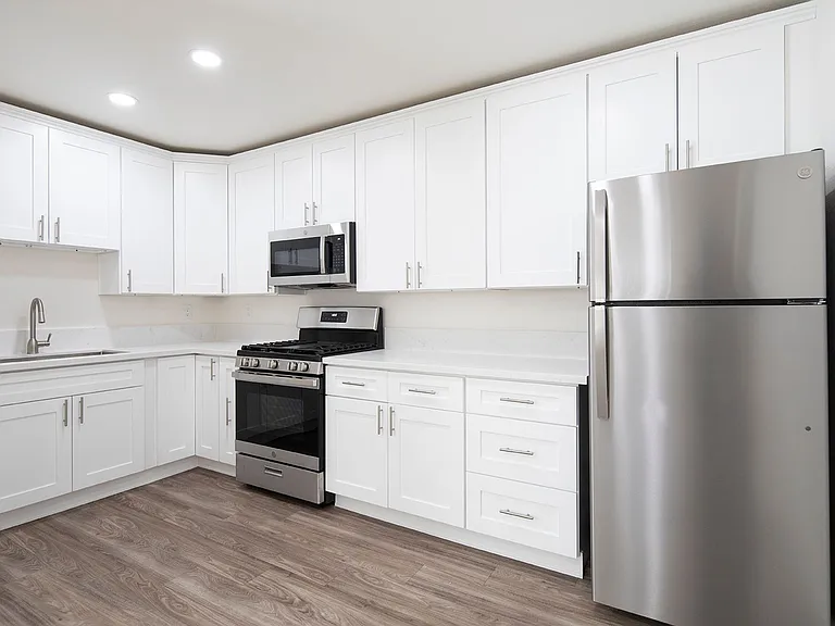 Four Winds Apartments — Photo 3
