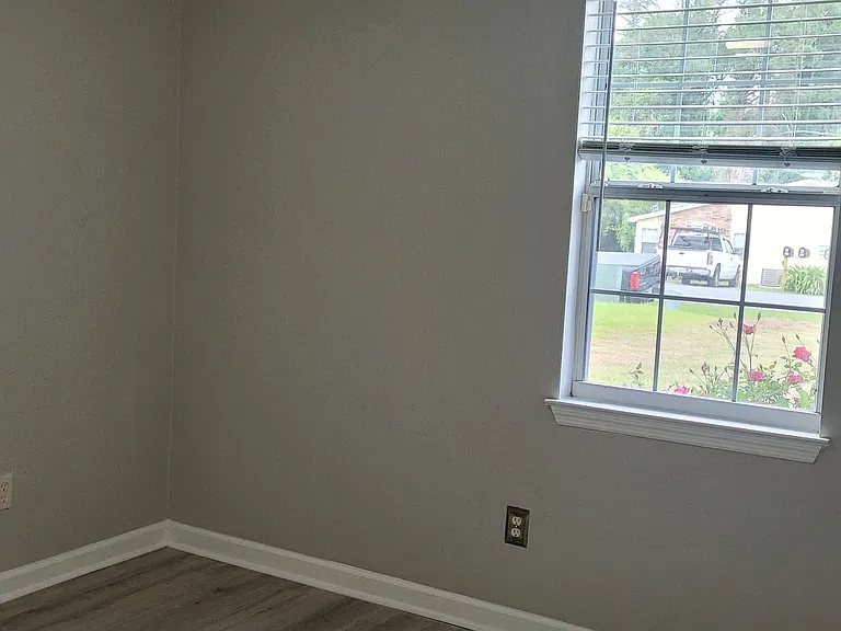 2626 Chateau Ln — Photo 9