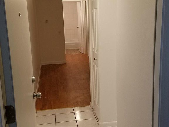3rd image of 1155 N Boxwood Dr