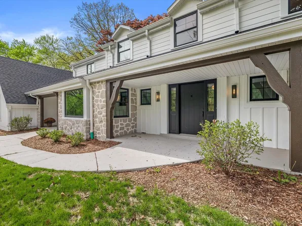 10525 N Fairway LANE, Mequon, WI 53092