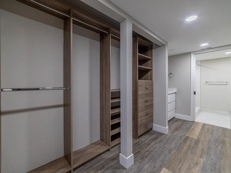2517 Presidential Way #B — Photo 24
