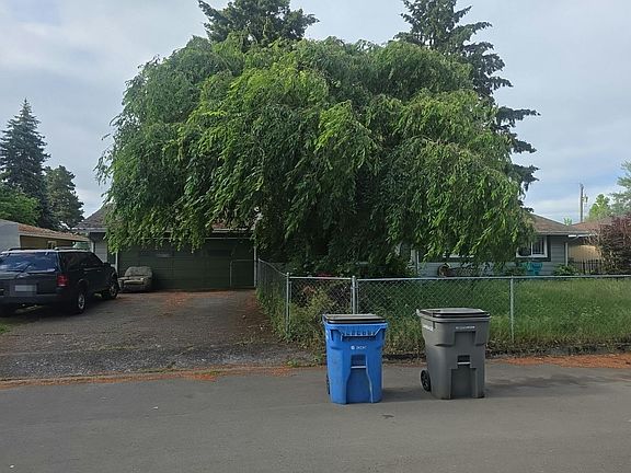 3rd image of 11911 NE 79th St