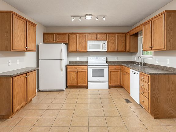 5th image of 200 Peachtree Cir