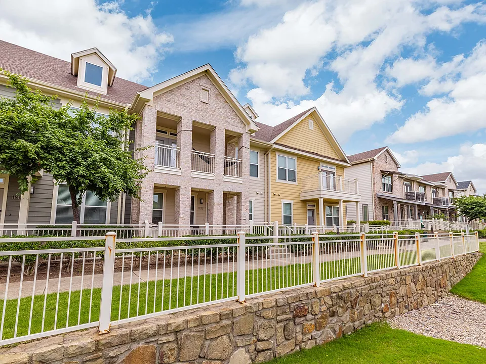 The District At Cypress Waters - Parson's Green