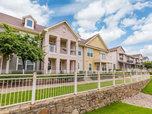 The District At Cypress Waters - Parson's Green