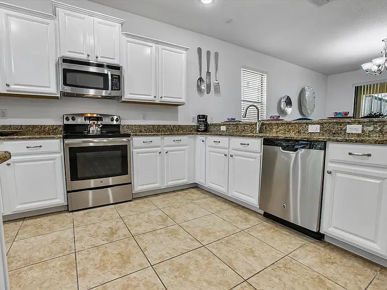 Moon Valley Dr — Photo 4