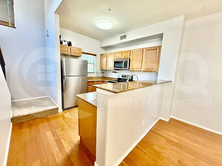 165 W Tremaine Ct — Photo 4