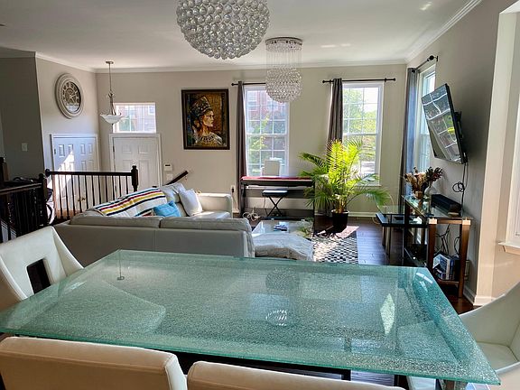 4th image of 2901 Fairfax Metro Ln