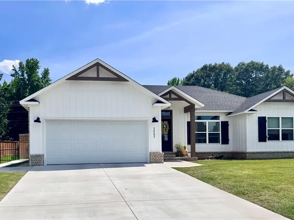 2405 Logan Ct, Russellville, AR 72801