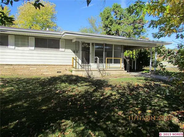 1126 N Maple Ave E, Sand Springs, OK 74063