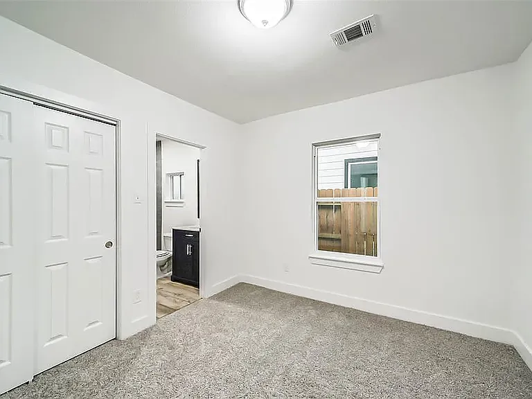 2705 Winbern St — Photo 14