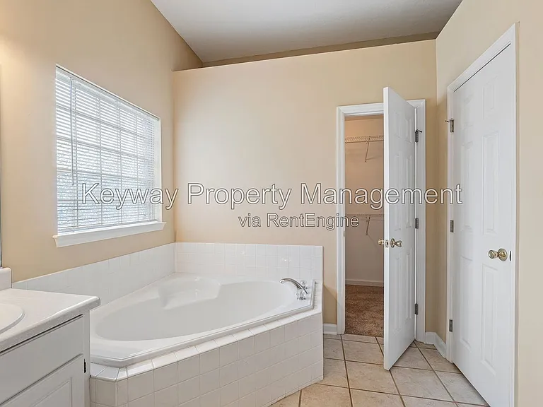 803 Bell Springs Ct — Photo 15