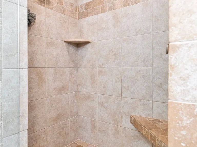 1005 Allison Dr — Photo 24