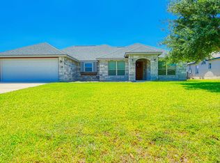 108 Parkcrest, Floresville, TX 78114