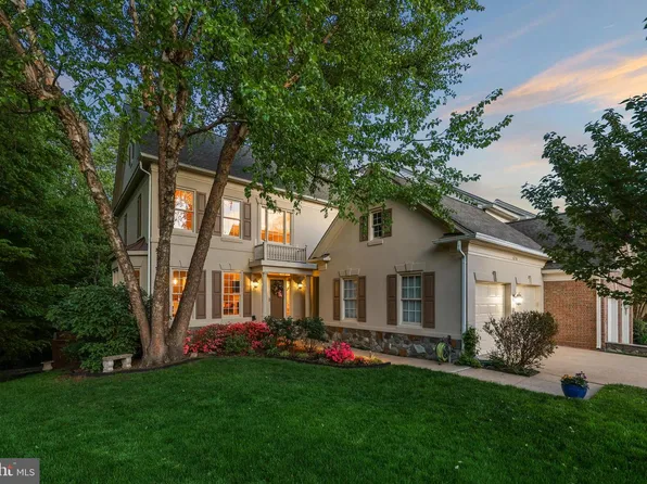 6256 Kingfisher Ln, Alexandria, VA 22312