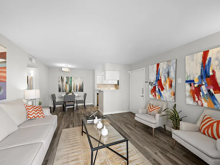 6Ten at Med Center Apartments — Photo 31