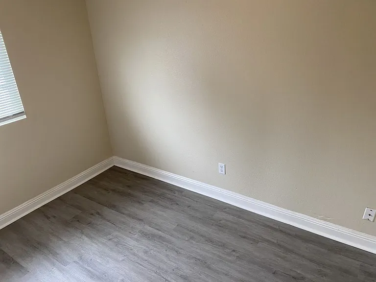 Charming 2 Bedroom, 1 Bathroom Unit in Vallejo! — Photo 12