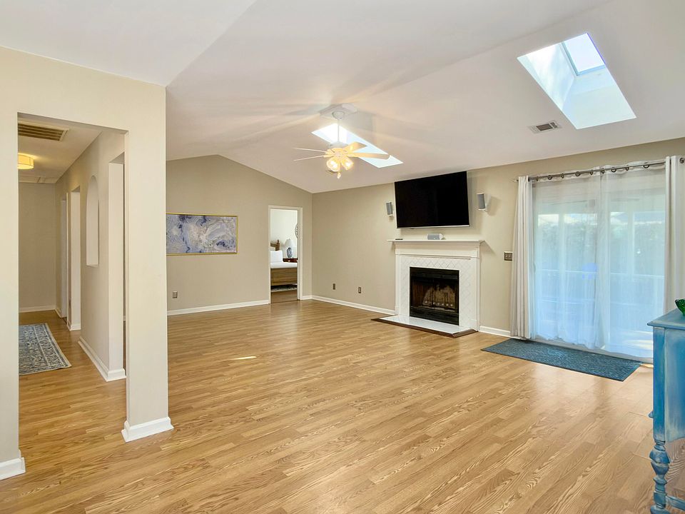 1st image of 1246 Llewellyn Rd