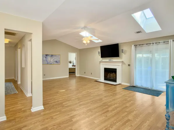 1246 Llewellyn Rd, Mount Pleasant, SC 29464