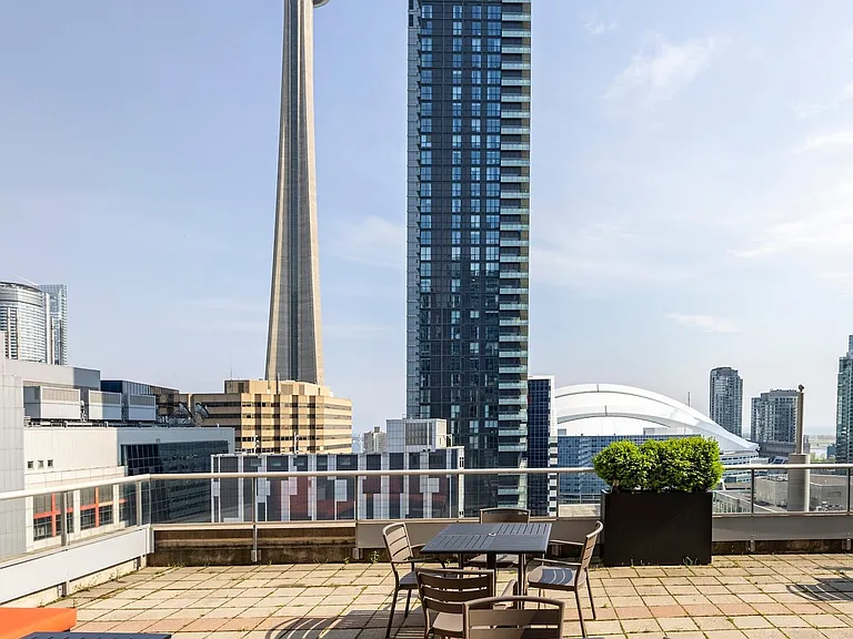 250 Wellington St W #Penthouse 40 — Photo 21