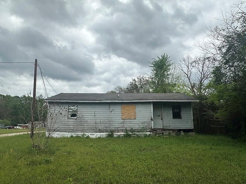 1st image of 105 Lodge St